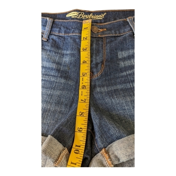 Old Navy Le Boyfriend Cuffed Jean Shorts, Size 4 - 31 waist - Picture 6 of 7